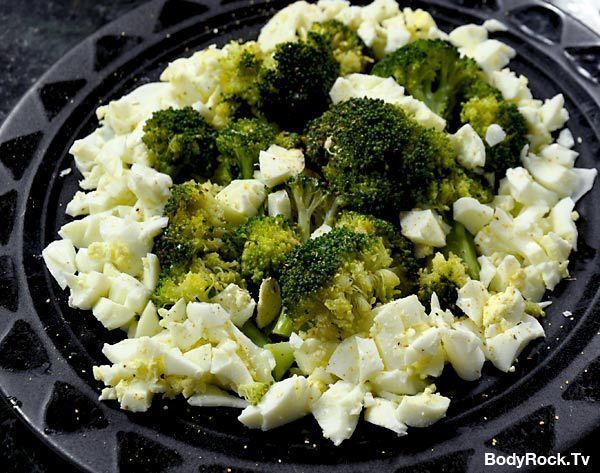 Bed of Egg Whites with Broccoli * di Daisy Figueredo - Recipefy