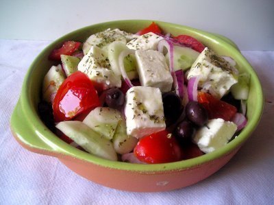 INSALATA GRECA (appena tornata dalla Grecia, ho già nostalgia) de Valentina - Recipefy