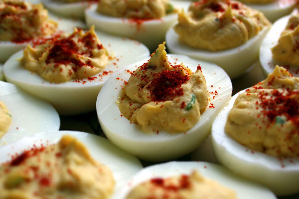 Delicious Deluxe Deviled Eggs di Adam Guinn - Recipefy