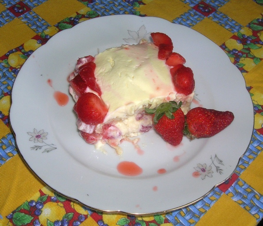 Tiramisù di ricotta e fragole de Sweetandsalty - Recipefy