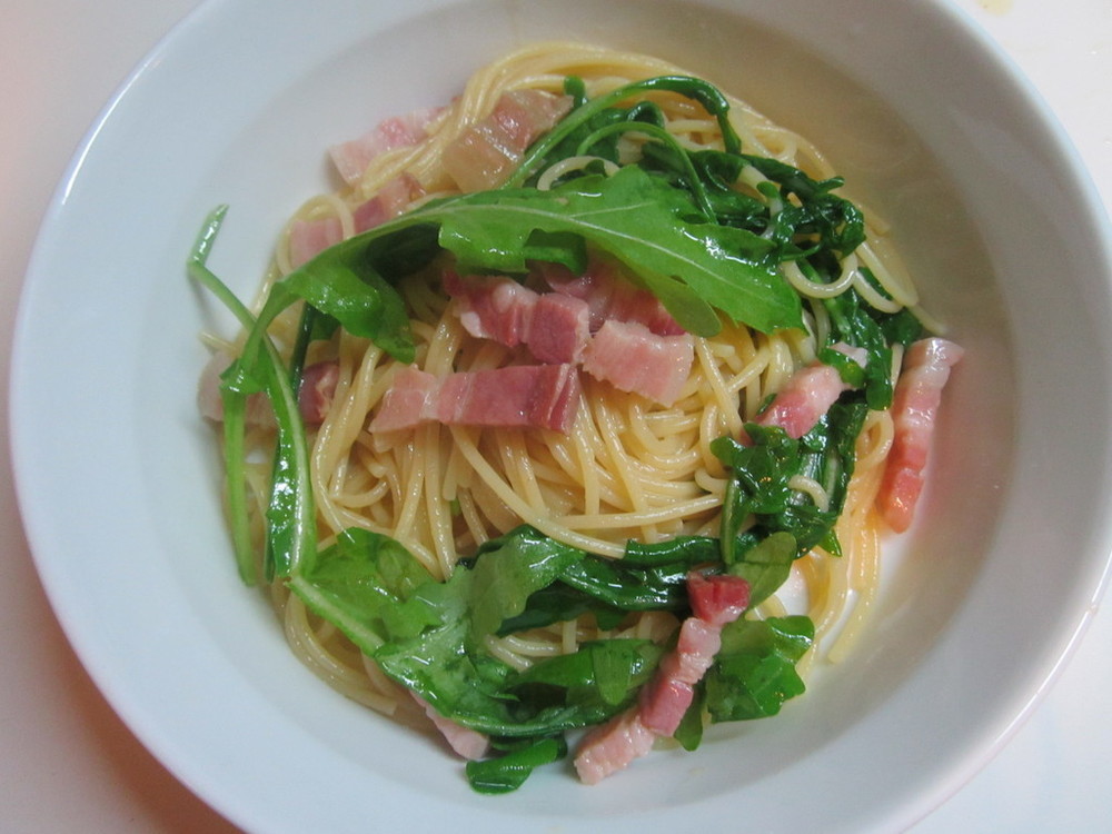 Spaghetti rucola e pancetta de Daniela Vietri - Recipefy