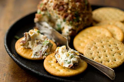 Bacon-jalapeño cheese ball of Lisa Evanoff - Recipefy