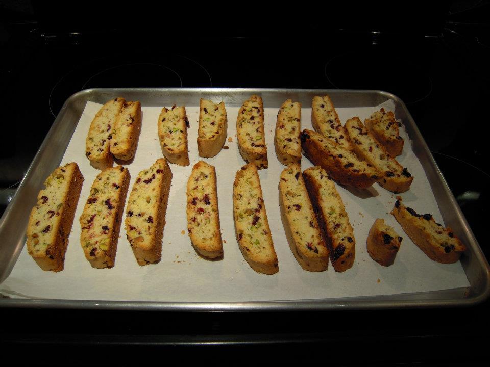 Holiday Biscotti de Elaine Crawford Daguanno - Recipefy