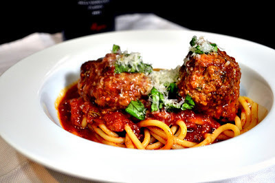 Classic Spaghetti and Meatballs  de Lisa Evanoff - Recipefy