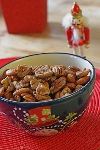 Rosemary-Chipotle Spiced Nuts  of Lisa Evanoff - Recipefy