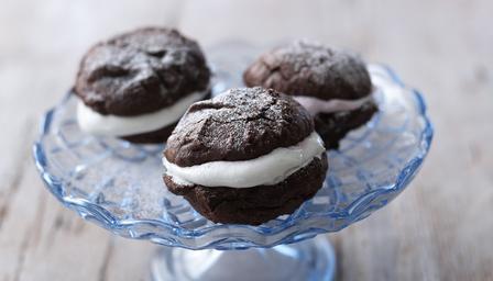 Chocolate Whoopie Pie of Rob Taylor - Recipefy