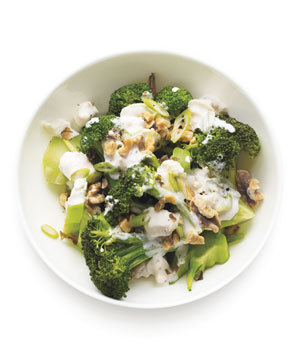 Broccoli and Blue Cheese Salad de Emilia  - Recipefy