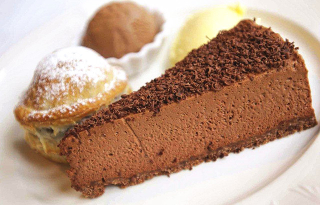 Chocolate cheesecake with chocolate cream and Pithiviers di Neda  - Recipefy