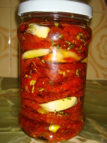 Tomates secos en conserva of Emilia Baldovino - Recipefy