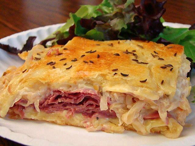 Reuben Crescent Bake de Laura McCracken - Recipefy