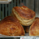 6452024202_http-upload-wikimedia-org-wikipedia-commons-e-e0-empanadas_de_atun-2009-jpg%7d