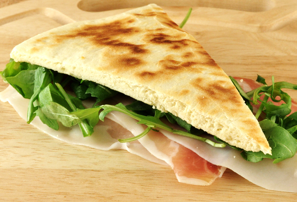 Crescia umbra, prosciutto, verdure e formaggio di Diana - Recipefy