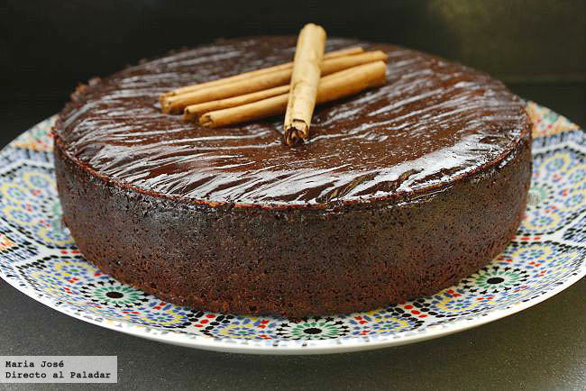 Budin de chocolate con salsa de canela of Angel Romero - Recipefy