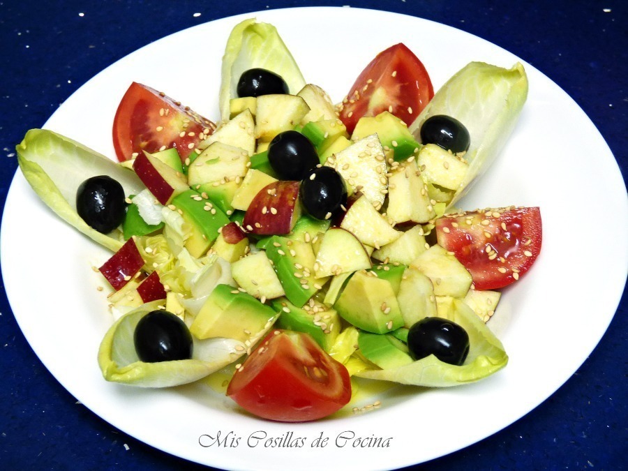 Ensalada de endivias y aguacate  of Brenda Paola - Recipefy