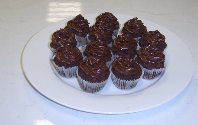 Double Chocolate Cupcakes di Sweeter Life Club - Recipefy