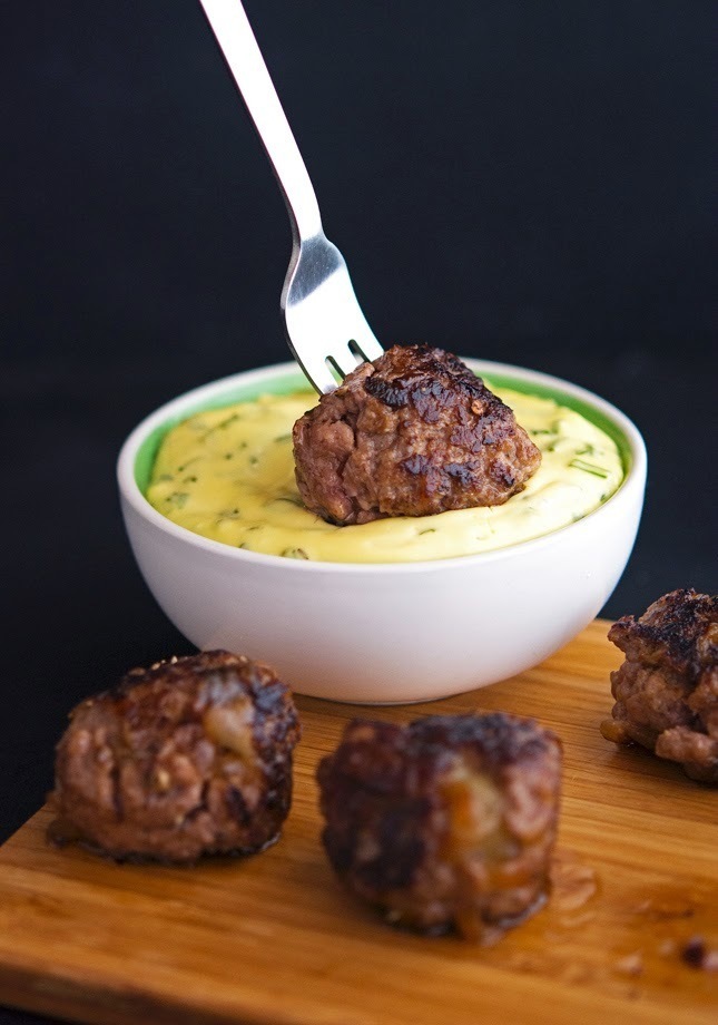 5 NAPKIN MEATBALLS WITH ROSEMARY AIOLI de Amy Jessup - Recipefy