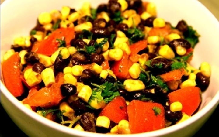 Corn and Black Bean Salad de Karyn Johnson - Recipefy