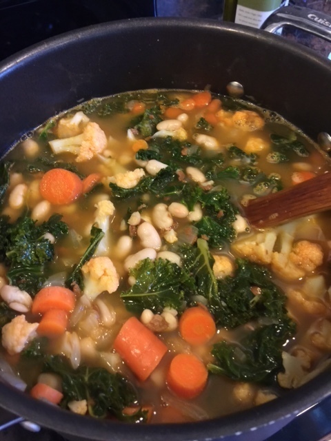 White bean and kale soup of Kat Liendgens - Recipefy