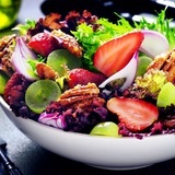 Strawberry-and-pecan-salad