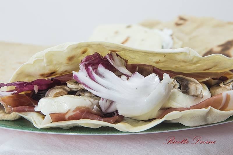 Piadine fatte in casa senza strutto e senza lievito of Valentina - Recipefy