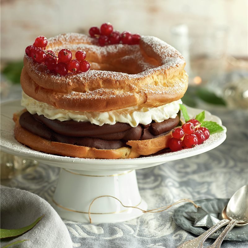 Tarta Paris Brest, coulis de frutos rojos y praliné de avellanas de Andrea García Moreno - Recipefy