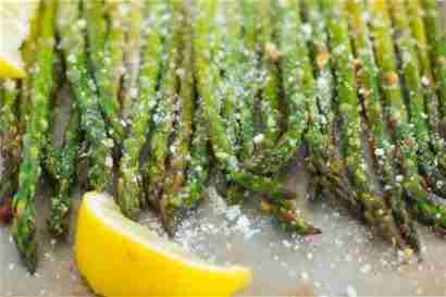 Lemon Parmesan Asparagus de Bobby Keillor - Recipefy