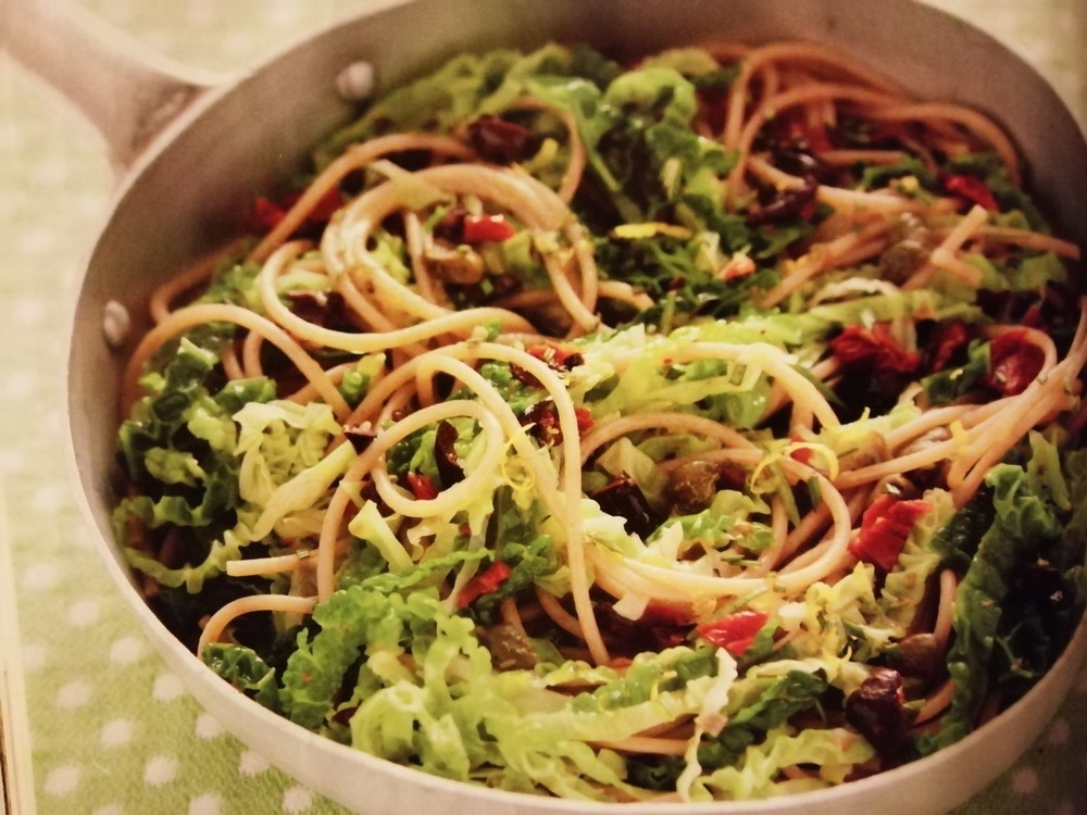 Spaghetti colorati con verza e pomodori secchi of emanuela - Recipefy